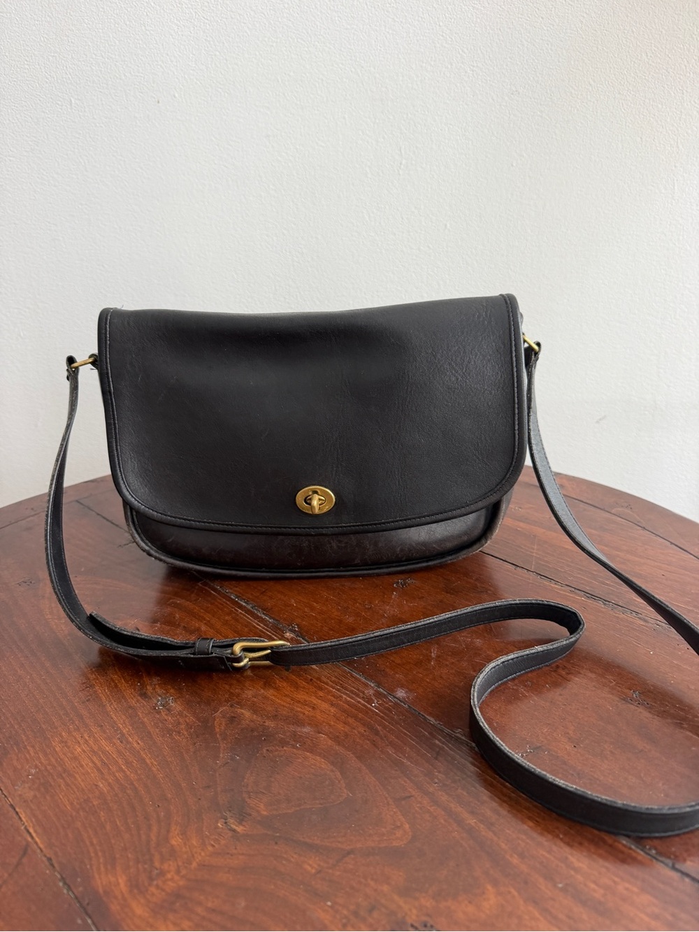 Coach Turn Lock Crossbody Messenger Bag 0954 - 333